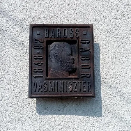 Διαμέρισμα Baross